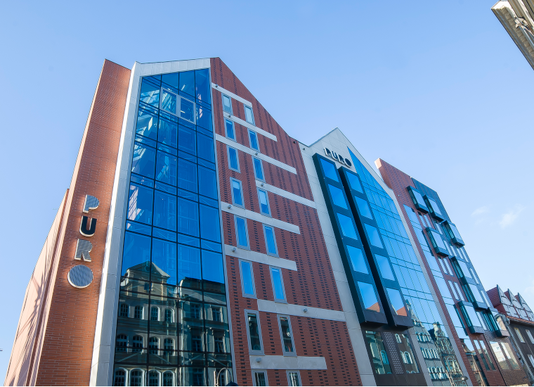 Wzmacniacz zasięgu GSM dużej mocy w Hotelu w Gdańsku Wzmacniacz zasięgu GSM dużej mocy w Hotelu w Gdańsku