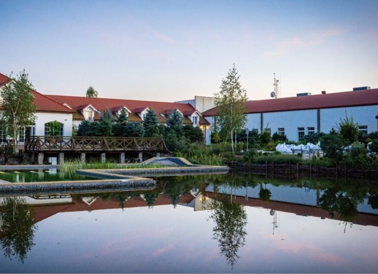 Instalacja wzmacniacza zasięgu GSM w Hotelu Instalacja wzmacniacza zasięgu GSM w Hotelu