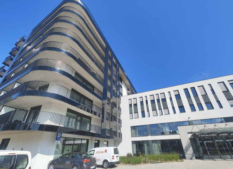 Instalacja wzmacniacza zasięgu GSM w Hotelu Instalacja wzmacniacza zasięgu GSM w Hotelu